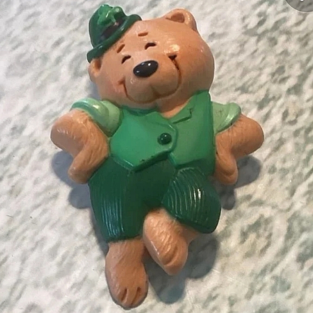 Genuine Vintage 1986 Hallmark St. Paddy's Day Leprechaun Bear Brooch/Pin